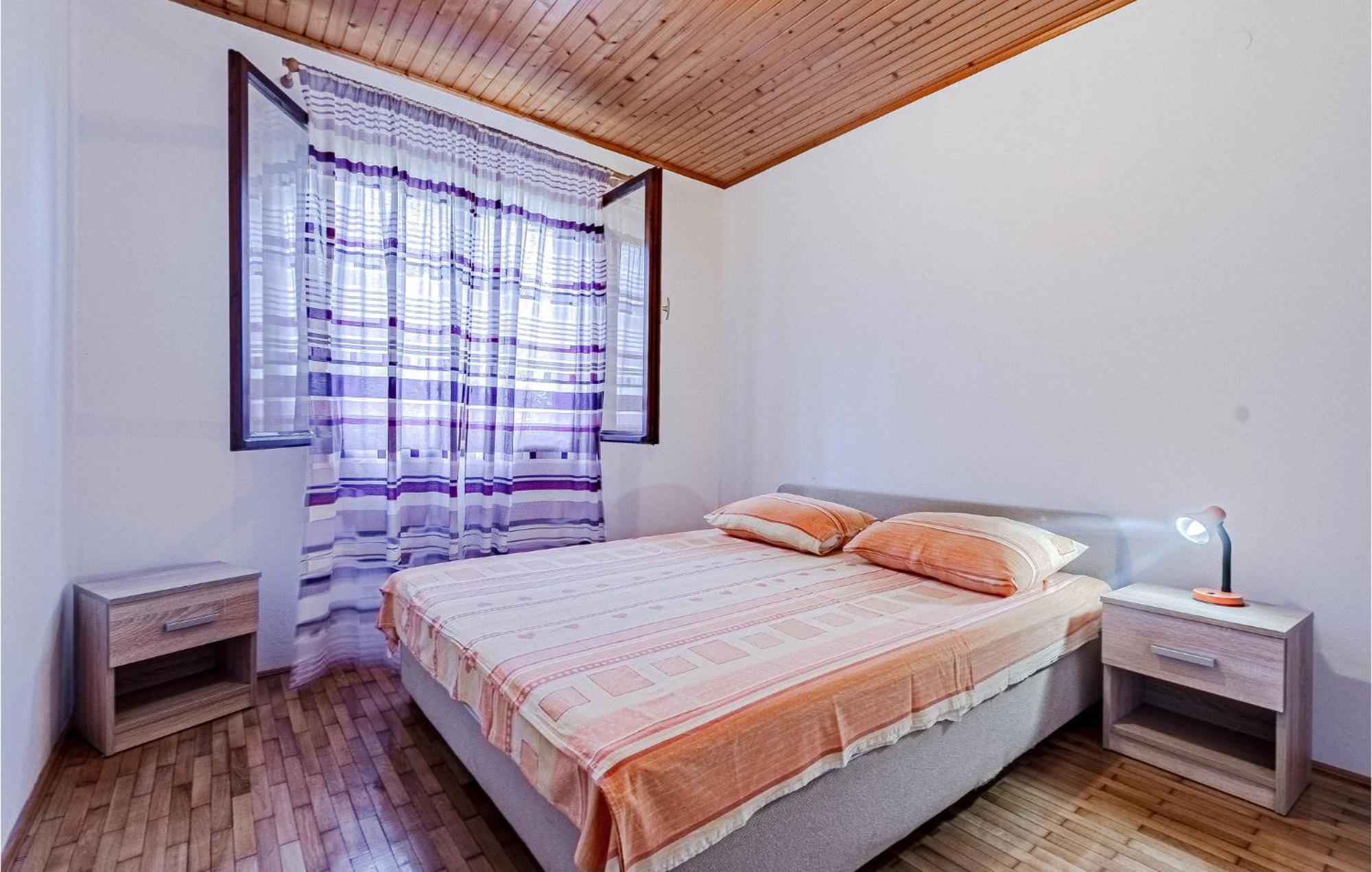 Beautiful Home In Prizba With Kitchen Екстериор снимка