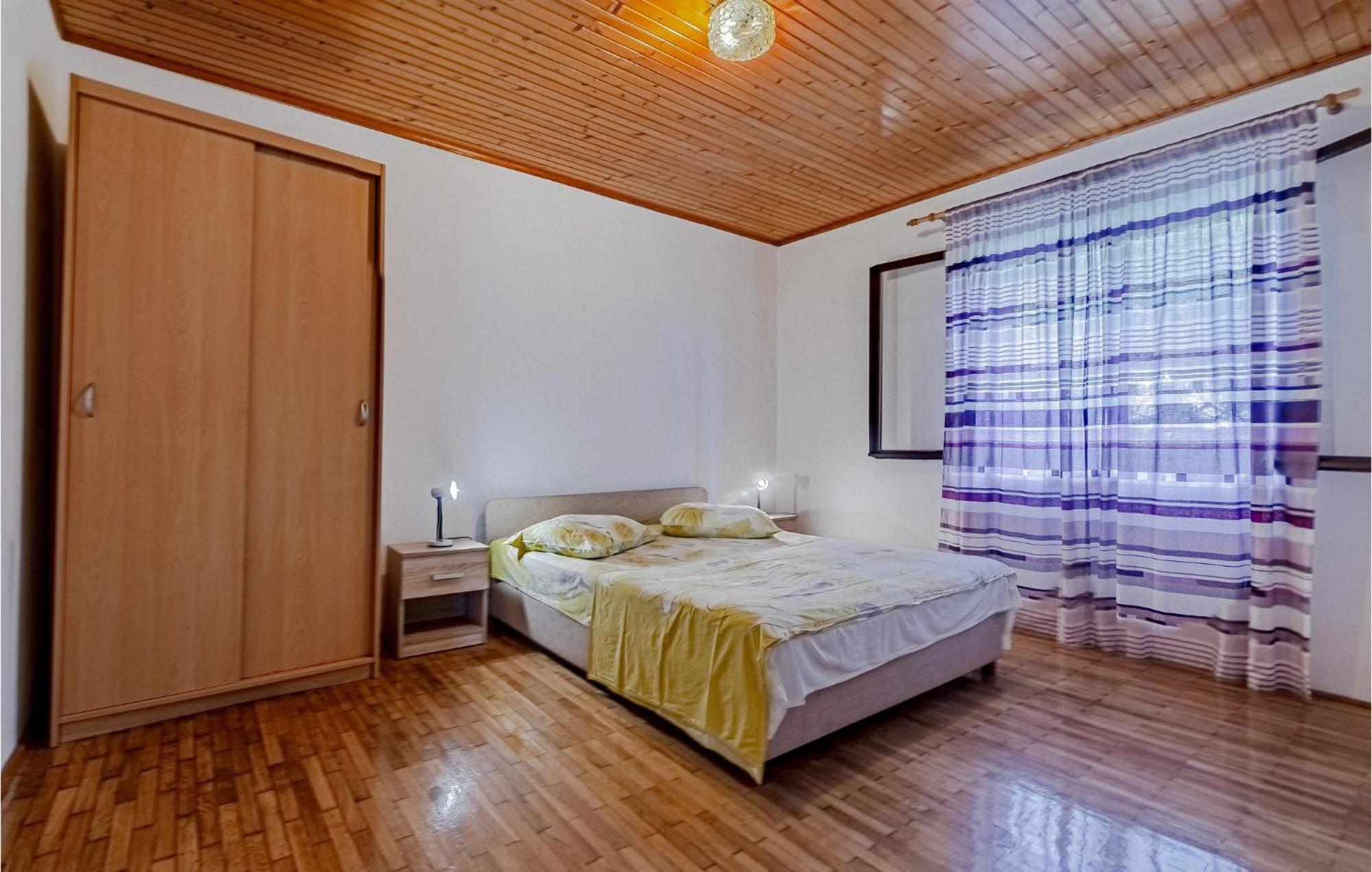 Beautiful Home In Prizba With Kitchen Екстериор снимка